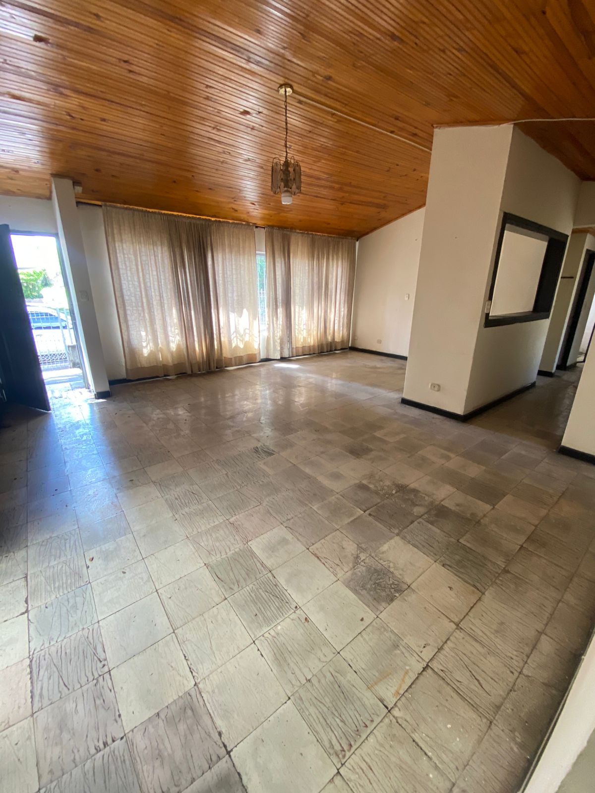 Galería 🏡✨ ¡CASA ESQUINERA EN VENTA – LOS ÁNGELES!